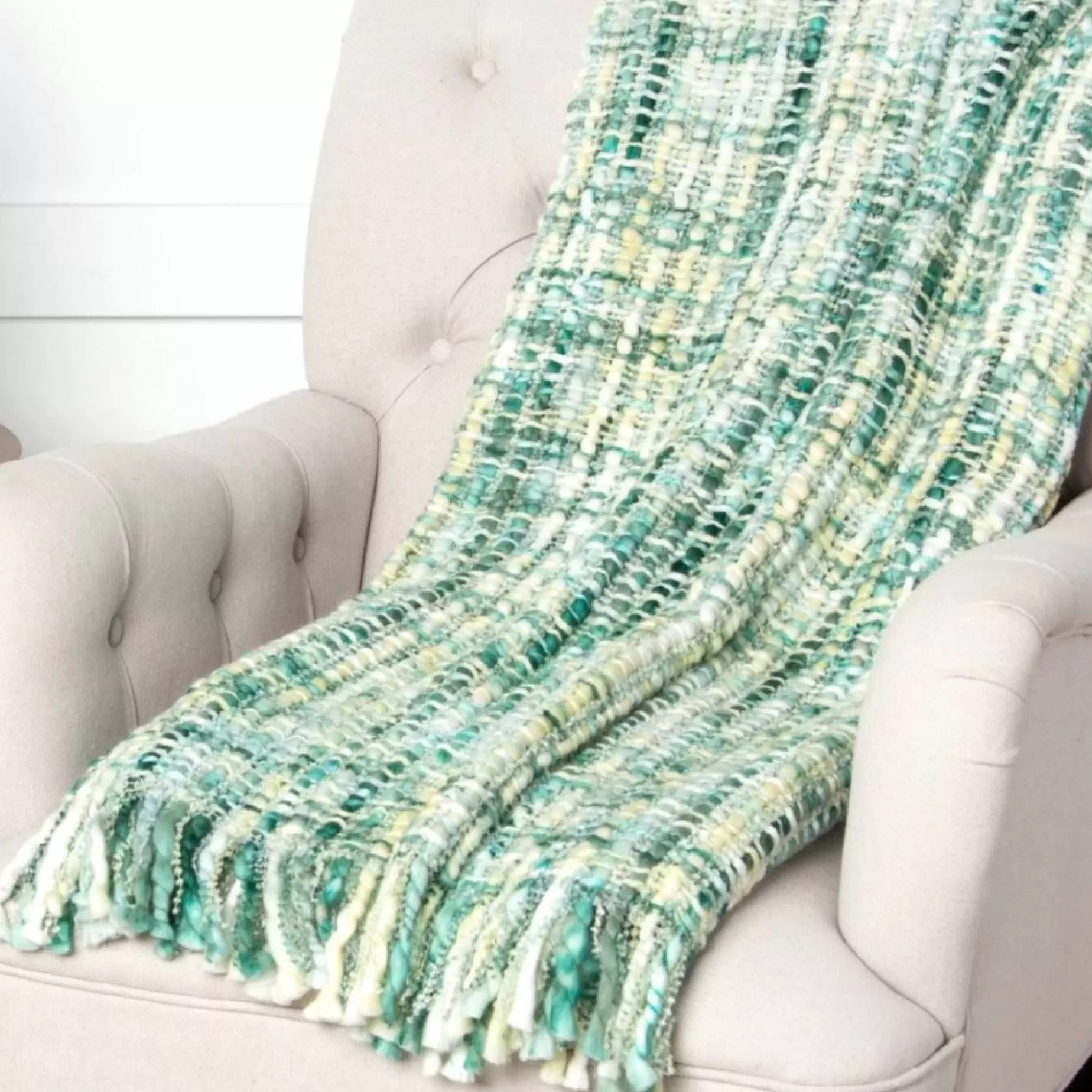 Aquamarine Chunky Yarn Throw<C & F ENTERPRISE Fashion