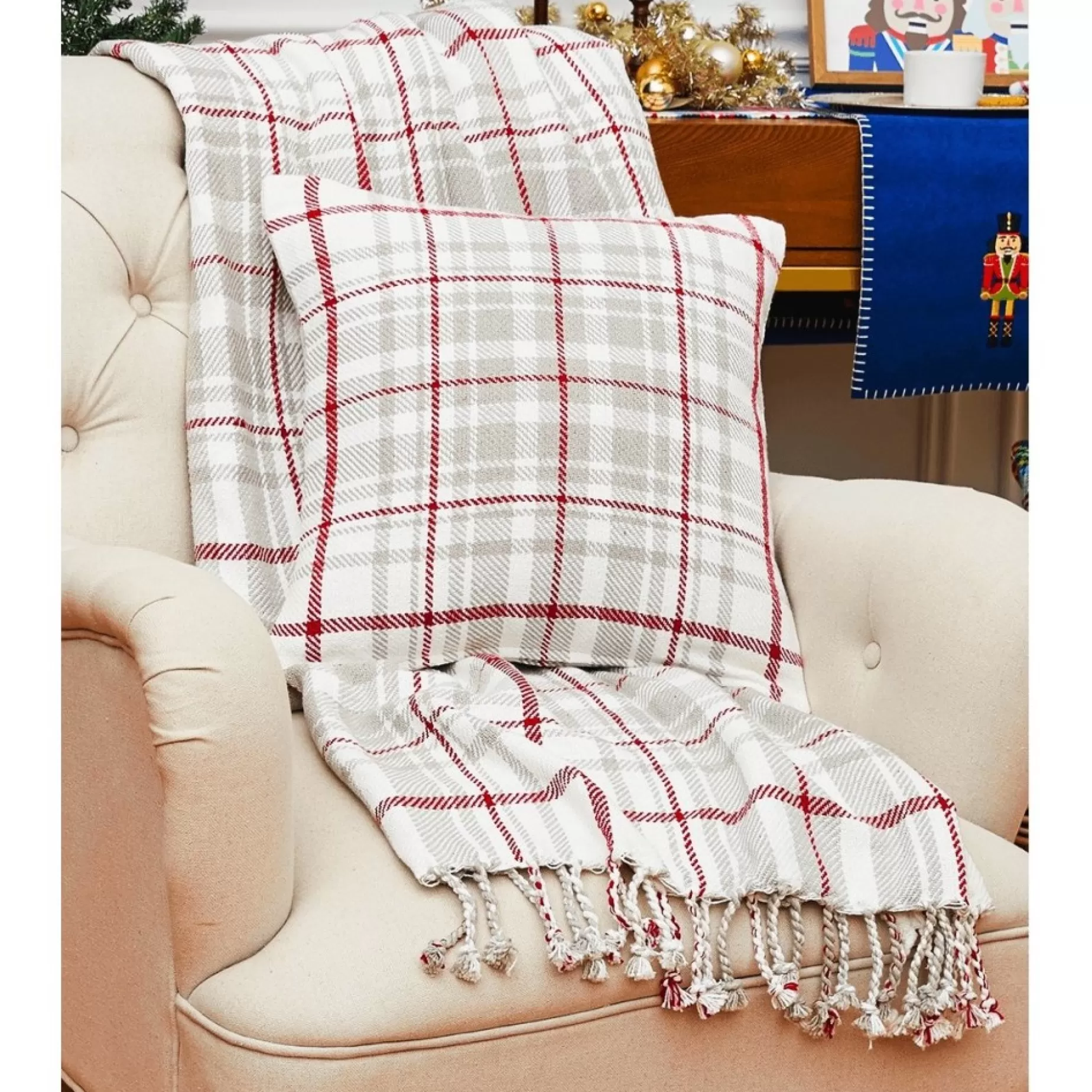 Red & Grey Plaid Throw<C & F ENTERPRISE Fashion