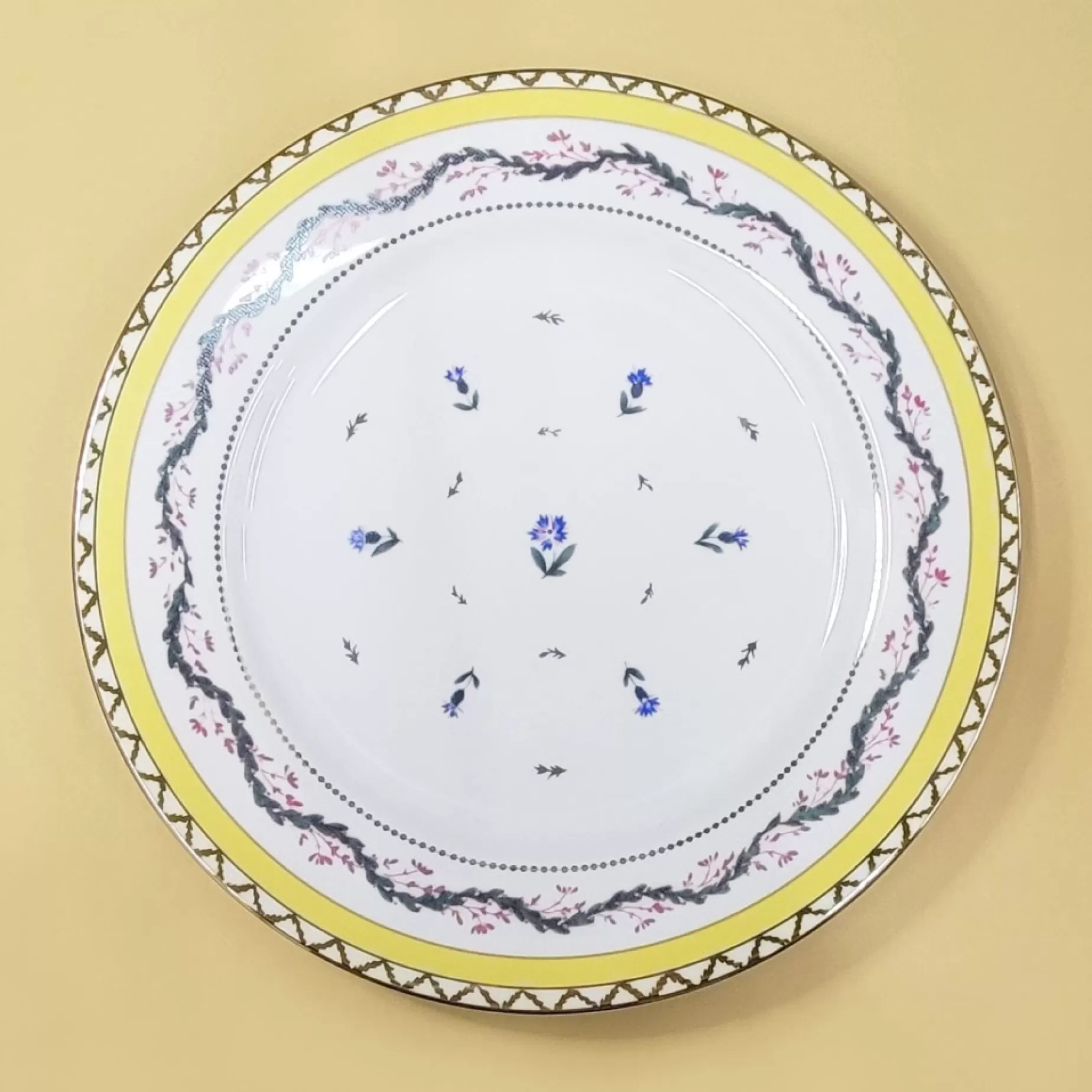 Ribbons & Cornflower 11" Dinner Plate<* Cheap