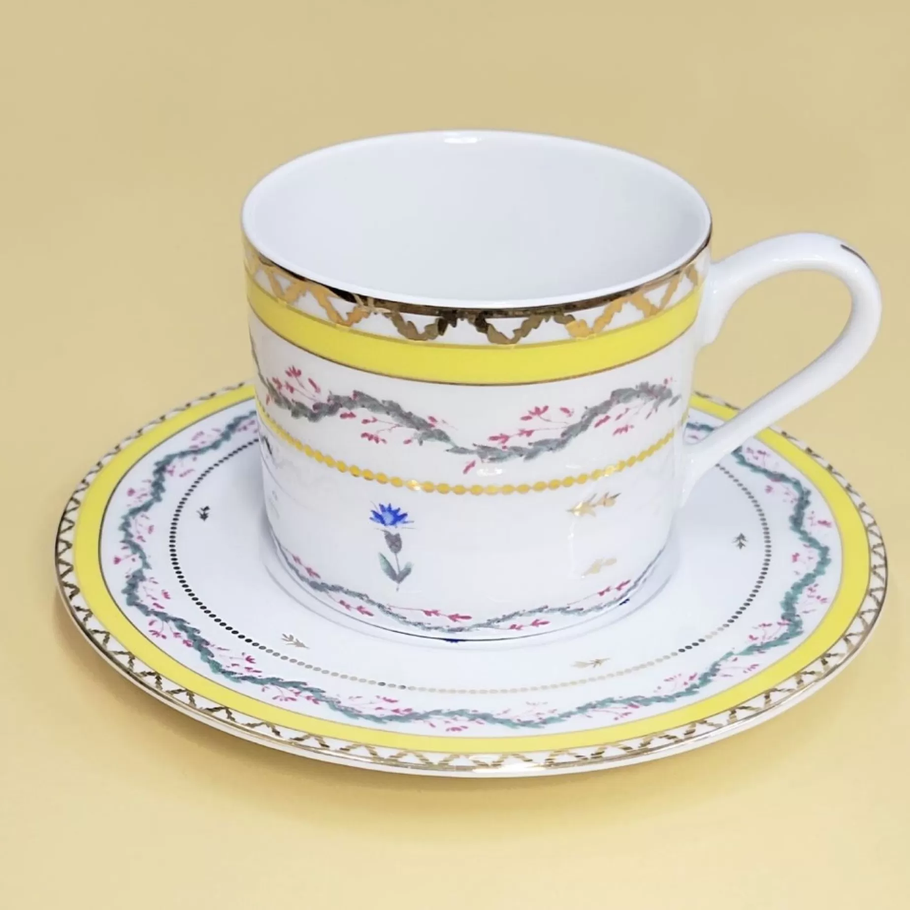 Ribbons & Cornflower Cup And Saucer<* New