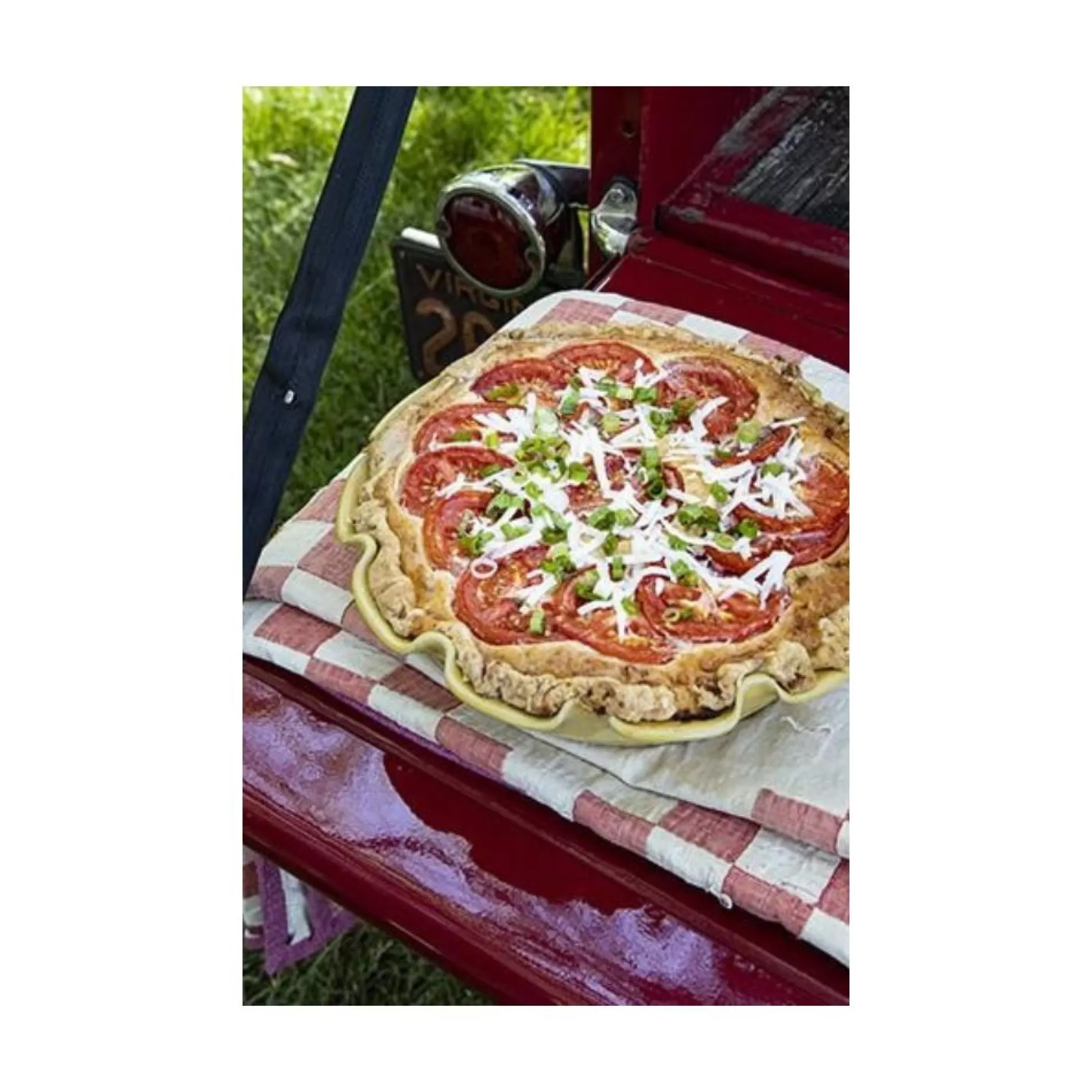 The Red Truck Bakery Farmhouse Cookbook: Sweet And Savory Comfort Food From America's Favorite Rural Bakery<PENGUIN RANDOM HOUSE LLC Outlet
